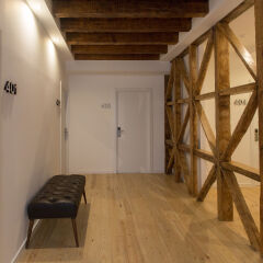 Отель The 8 Downtown Suites интерьер отеля
