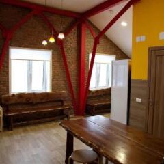 Гостиница Hostel V Korobke в Шерегеше отзывы, цены и фото номеров - забронировать гостиницу Hostel V Korobke онлайн Шерегеш комната для гостей фото 2
