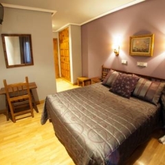 Отель Hostal Gran Duque Боойо сейф в номере