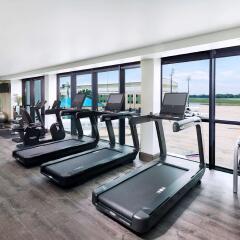 Legend Hotel Lagos Airport, Curio Collection by Hilton фитнесс-зал