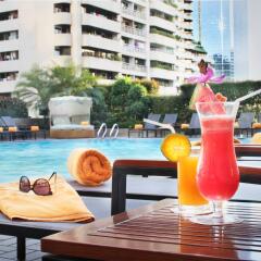 Rembrandt Hotel Suites and Towers бассейн фото 2