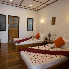 Teak Wood Hotel комната для гостей фото 5