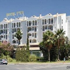 Hotel PYR Marbella парковка