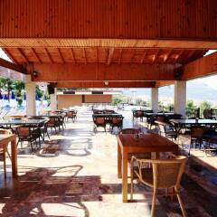 Отель Yel Holiday Resort гостиничный бар