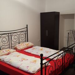 Walking Bed Budapest Hostel Будапешт сейф в номере