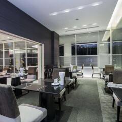 The Narathiwas Hotel & Residence Sathorn Bangkok гостиничный бар