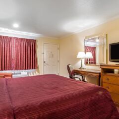 Отель Quality Inn & Suites Гилрой комната для гостей фото 2