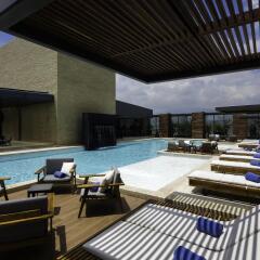 Отель Hilton Mexico City Santa Fe Мексика, Мехико - отзывы, цены и фото номеров - забронировать отель Hilton Mexico City Santa Fe онлайн бассейн фото 2