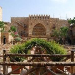Отель Assaha Lebanese Traditional Village Ливан, Алей - отзывы, цены и фото номеров - забронировать отель Assaha Lebanese Traditional Village онлайн балкон