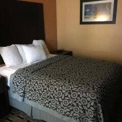 Отель Days Inn by Wyndham Sarasota Bay комната для гостей фото 5