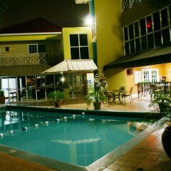 Отель Altamont Court Hotel Ямайка, Кингстон - отзывы, цены и фото номеров - забронировать отель Altamont Court Hotel онлайн бассейн фото 3