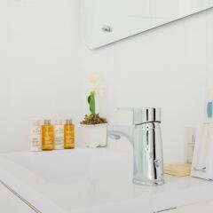 Отель Sweet Inn Apartments - Ethnic Eixample Испания, Барселона - отзывы, цены и фото номеров - забронировать отель Sweet Inn Apartments - Ethnic Eixample онлайн ванная фото 2