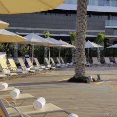 Отель Park Inn by Radisson, Abu Dhabi Yas Island пляж