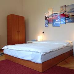 Отель B Movie Guest Rooms комната для гостей фото 2