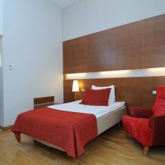 Original Sokos Hotel Vantaa сейф в номере