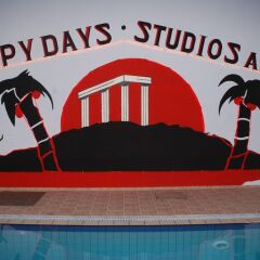 Отель Happy Days Studios с домашними животными