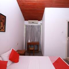 OYO 246 Roy Villa Beach Hotel Галле фото 27