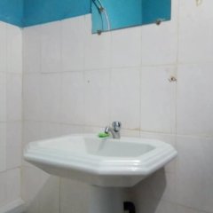 Hôtel Ixora Gagnoa in Mama, Cote d'Ivoire from 26$, photos, reviews - zenhotels.com bathroom