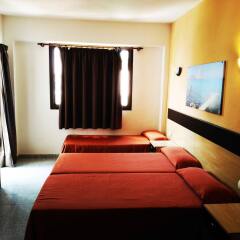 Отель Hostal Horizonte Испания, Сан-Антони-де-Портмань - 1 отзыв об отеле, цены и фото номеров - забронировать отель Hostal Horizonte онлайн комната для гостей фото 2