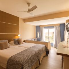 Отель ROBINSON ESQUINZO PLAYA - All Inclusive Испания, Эскинсо - отзывы, цены и фото номеров - забронировать отель ROBINSON ESQUINZO PLAYA - All Inclusive онлайн комната для гостей фото 4