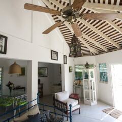Отель Yellow Canary Beach Villa интерьер отеля