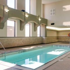 Отель Travelodge Calgary Macleod Trail Канада, Калгари - отзывы, цены и фото номеров - забронировать отель Travelodge Calgary Macleod Trail онлайн бассейн фото 3