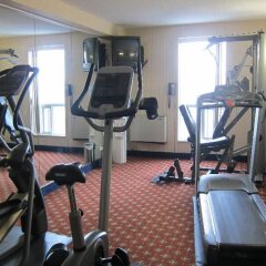 Отель Four Points by Sheraton Toronto Airport East Канада, Торонто - отзывы, цены и фото номеров - забронировать отель Four Points by Sheraton Toronto Airport East онлайн фитнесс-зал