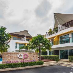 Отель AP Grand Residence by Lofty парковка