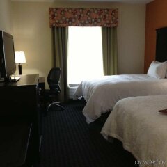 Отель Hampton Inn & Suites Effingham сейф в номере