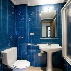 Отель Basque by People Rentals Испания, Сан-Себастьян - отзывы, цены и фото номеров - забронировать отель Basque by People Rentals онлайн ванная фото 2