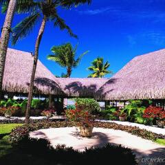 Отель InterContinental Le Moana Resort Bora Bora бассейн