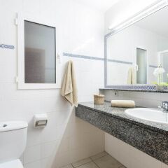 Отель Villas Sol Испания, Кала-эн-Бланес - отзывы, цены и фото номеров - забронировать отель Villas Sol онлайн ванная