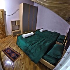 Classical Green Hostel Тбилиси балкон