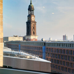 Отель Motel One Hamburg-Alster Германия, Гамбург - отзывы, цены и фото номеров - забронировать отель Motel One Hamburg-Alster онлайн балкон