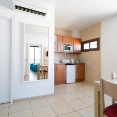 Отель Apartamentos Tramuntana в номере фото 2