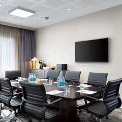 Отель Hampton by Hilton Bristol Airport