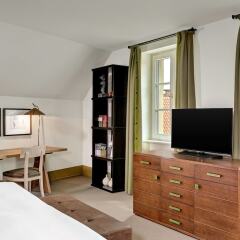 Отель Augustine, a Luxury Collection Hotel, Prague Чехия, Прага - отзывы, цены и фото номеров - забронировать отель Augustine, a Luxury Collection Hotel, Prague онлайн удобства в номере фото 2