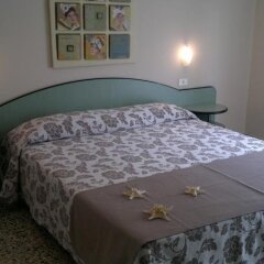 Hotel Roma Гаттео-а-Маре сейф в номере