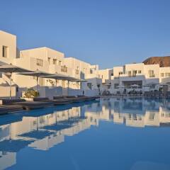 Aqua Blue Hotel бассейн