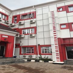 Отель Jim-Eddy Suites Энугу парковка