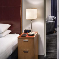Отель Hyatt Regency Vancouver Канада, Ванкувер - 2 отзыва об отеле, цены и фото номеров - забронировать отель Hyatt Regency Vancouver онлайн удобства в номере фото 2