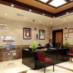 Avari Hotel Apartments интерьер отеля