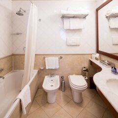 Отель Atahotel Linea Uno Италия, Милан - 3 отзыва об отеле, цены и фото номеров - забронировать отель Atahotel Linea Uno онлайн ванная