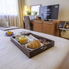 Garni Hotel Le Petit Piaf в номере фото 2