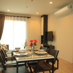 Отель The Base Central Pattaya Sea View в номере фото 2