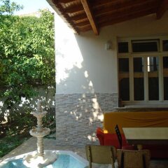 Lotus Garden Hostel Турция, Измир - отзывы, цены и фото номеров - забронировать отель Lotus Garden Hostel онлайн балкон