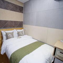 Отель D.H Sinchon Guesthouse Южная Корея, Сеул - отзывы, цены и фото номеров - забронировать отель D.H Sinchon Guesthouse онлайн комната для гостей фото 3