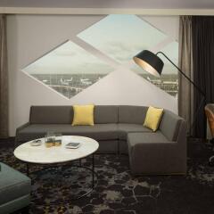 Отель Hilton Amsterdam Airport Schiphol Нидерланды, Схипхол - 1 отзыв об отеле, цены и фото номеров - забронировать отель Hilton Amsterdam Airport Schiphol онлайн комната для гостей фото 5