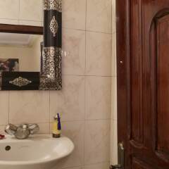 Отель Hôtel & Riad Hayat ванная фото 2