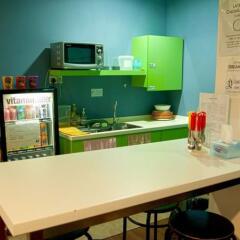 Burrow Hostel @ Smith Сингапур питание